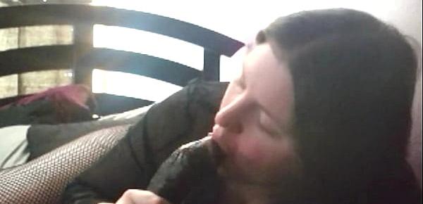 sexy white girl sucking bbc on a bed